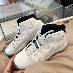 11 Retro Legend blue